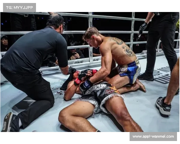 特蕾西-科尔特斯曾与前羽量级冠军挑战者布莱恩-奥尔特加订婚