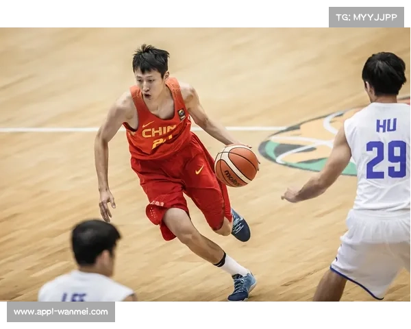 社区篮球计划扩展，库里参与青少年训练营活动